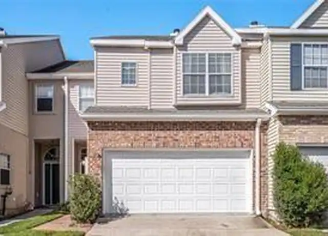 Property at 24 Nouveau Ln E, Metairie, LA, 70003, 3 beds, 2.5 baths, [object Object]