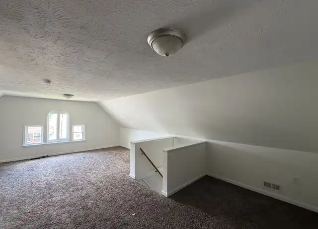 Property at 942 W Edwards St Unit B, Springfield, IL, 62704, 3 beds, 2 baths, [object Object]