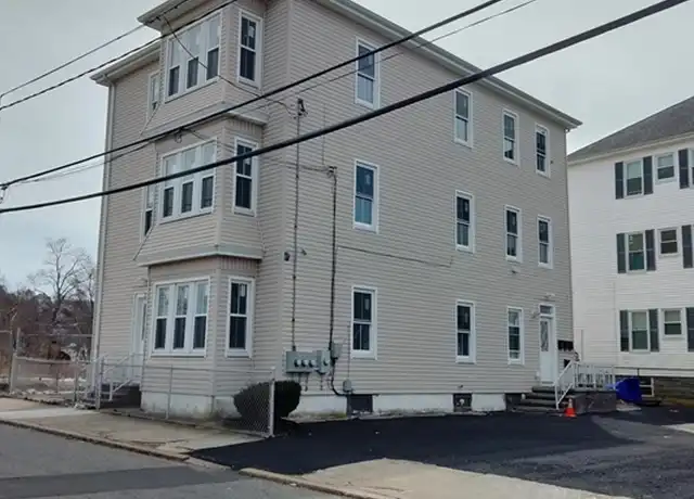 Property at 269 Brightman St Unit 2, Fall River, MA, 02720, 2 beds, 1 bath, [object Object]