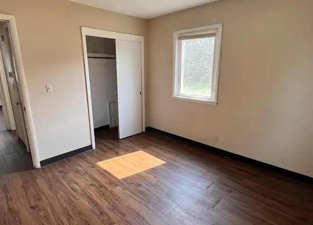 Property at 405 18th St W Unit 2, Williston, ND, 58801, 2 beds, 1 bath, [object Object]