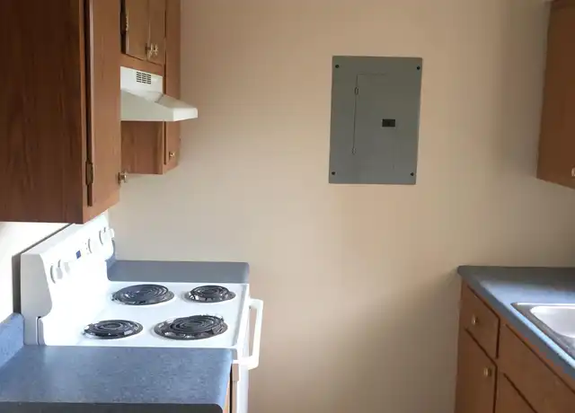 Property at 630 6th St W Unit 4, Huntington, WV, 25704, 2 beds, 1 bath, [object Object]