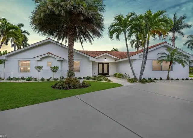 Property at 420 Harbour Dr, Naples, FL, 34103, 4 beds, 4 baths, [object Object]
