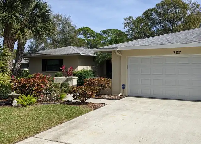 Property at 7127 Fairway Bend Ln, Sarasota, FL, 34243, 2 beds, 2 baths, [object Object]