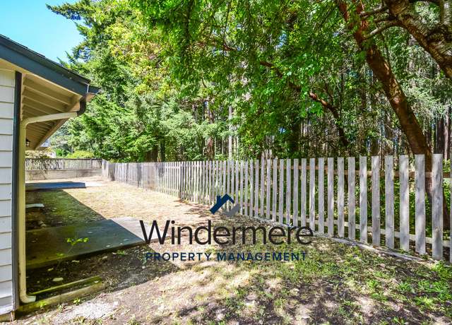 Photo of 1792 NE Sumner Dr, Oak Harbor, WA 98277