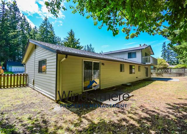 Photo of 1792 NE Sumner Dr, Oak Harbor, WA 98277