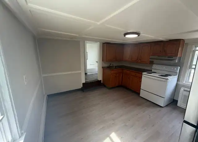 Property at 17 Portland St Unit D, Haverhill, MA, 01830, 1 bed, 1 bath, [object Object]