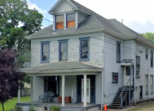 Property at 471 S 4th St Unit 2nd Floor, Steubenville, OH, 43952, 2 beds, 1 bath, [object Object]