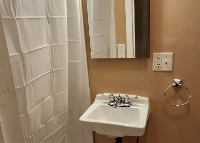 Property at 1822 S May St Unit 2front, Chicago, IL, 60608, 2 beds, 1 bath, [object Object]