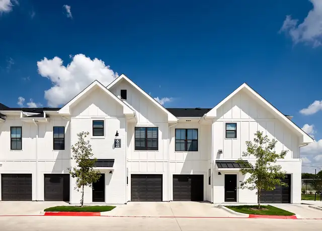 Photo of 1010 S Heatherwilde Blvd, Pflugerville, TX 78660