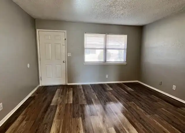 Property at 104 S Moore Ave Unit 415-4, Claremore, OK, 74017, 2 beds, 1 bath, [object Object]