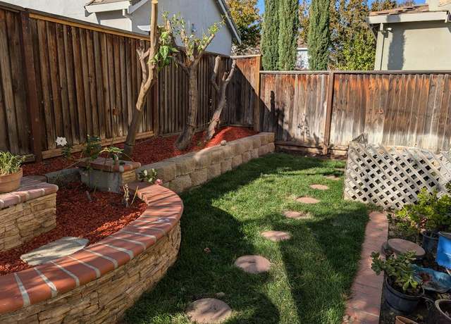 Photo of 411 S Tradition St, Tracy, CA 95391