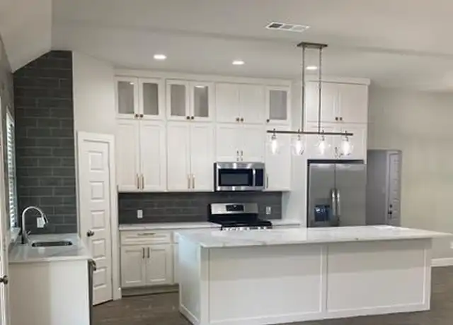 Property at 2814 18th St W, Irving, TX, 75060, 4 beds, 3 baths, [object Object]