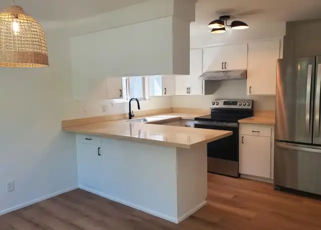 Property at 5701 JH Williamson-Rowe-Hanses - 5701 17th Ave NW, Seattle, WA, 98107, 2 beds, 1 bath, [object Object]