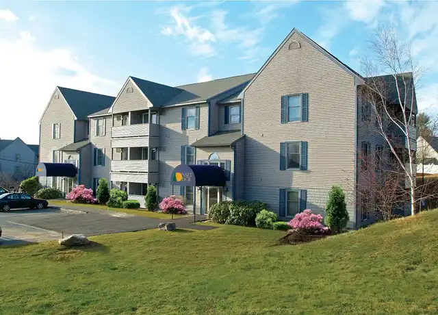 Property at Sunset Ridge Apartments - 80 Eastern Ave, Manchester, NH, 03104, 1 bed, 1 bath, [object Object]