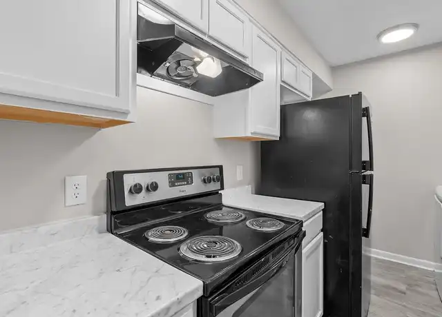 Property at Cedarwood Apartments - 2810 W 7th St, Hattiesburg, MS, 39401, 1-2 bed, 1 bath, [object Object]