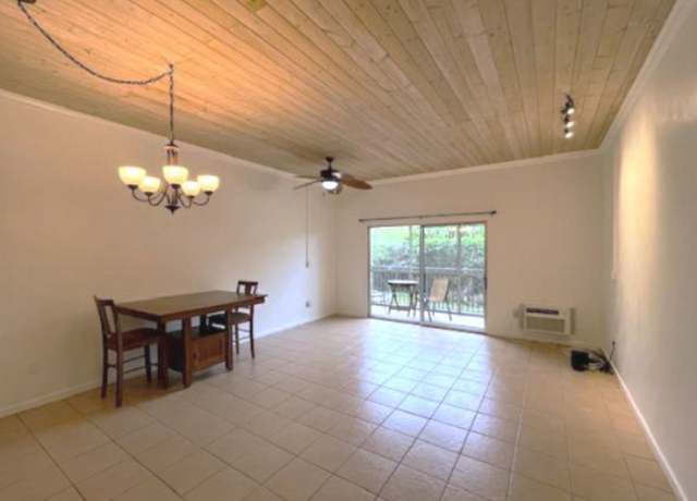 Photo of 355 Kalanianaole St, Hilo, HI 96720