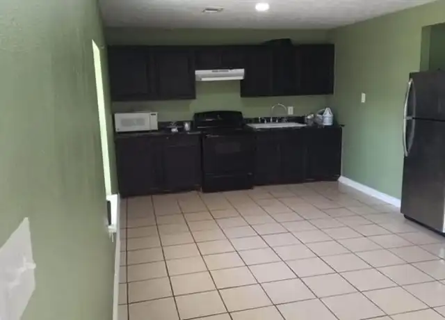 Property at 21558 McKensie Cir W, Porter, TX, 77365, 2 beds, 1 bath, [object Object]