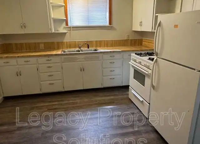 Property at 408 2nd Ave NE #4, Mandan, ND, 58554, 1 bed, 1 bath, [object Object]