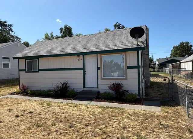 Property at 1224 E Columbia Ave, Spokane, WA, 99208, 1 bed, 1 bath, [object Object]