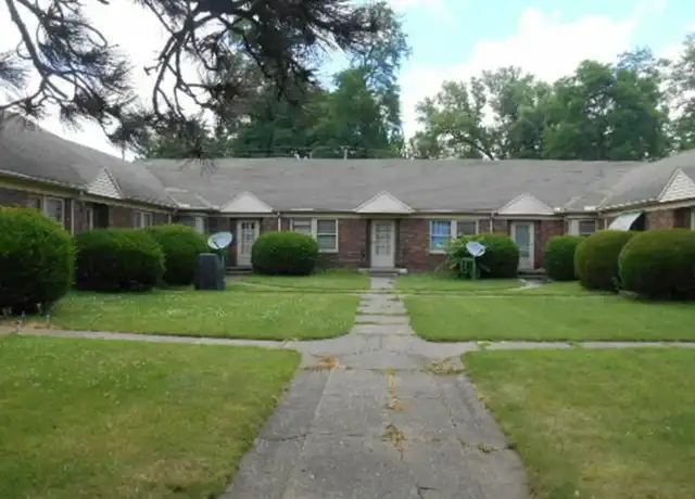 Property at 1728 E Locust St Unit J, Davenport, IA, 52803, 2 beds, 1 bath, [object Object]