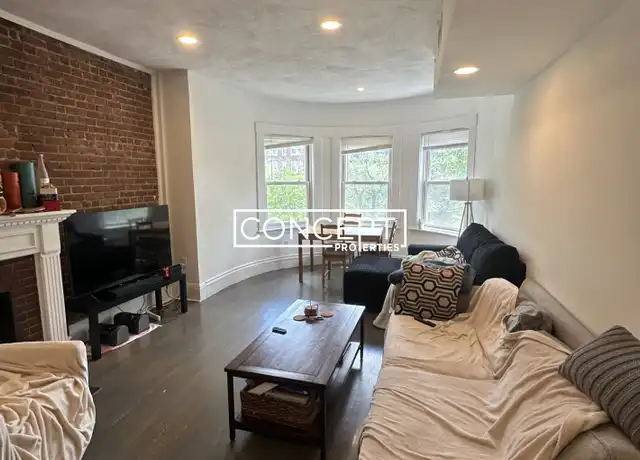 Property at 1406 Beacon St Unit 3, Brookline, MA, 02446, 3 beds, 2 baths, [object Object]