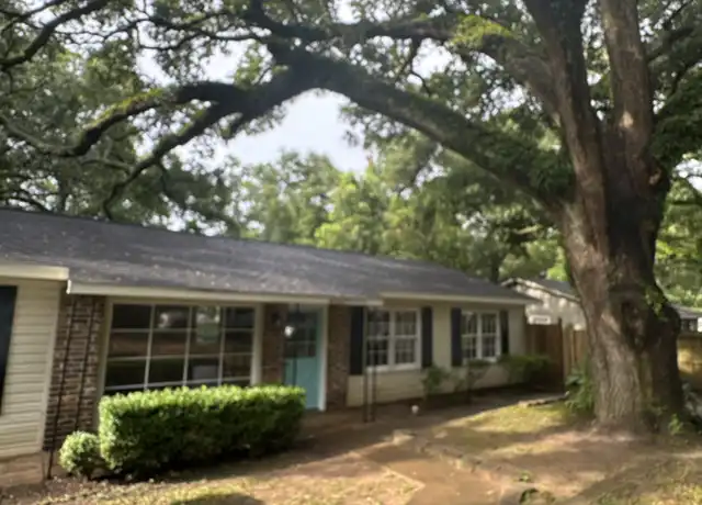 Property at 4056 Wesley Ln S, Mobile, AL, 36609, 4 beds, 1 bath, [object Object]