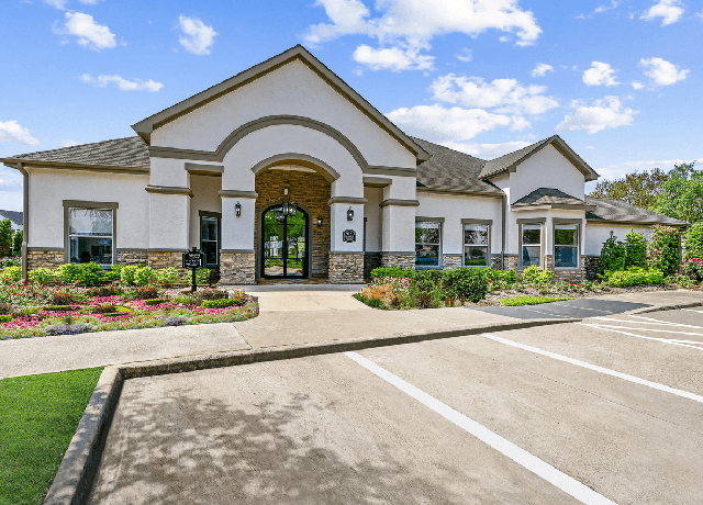 Photo of 2020 Business Center Dr, Pearland, TX 77584