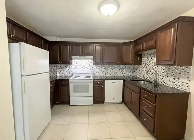 Property at 6 McLean Pl, Cambridge, MA, 02140, 2 beds, 1 bath, [object Object]