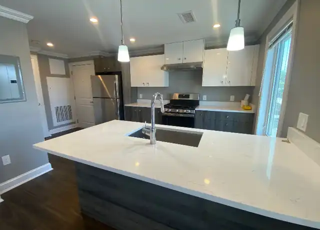 Property at 206 Legacy Pl Unit 206, Dedham, MA, 02026, 1 bed, 1 bath, [object Object]