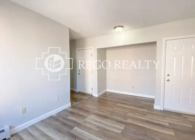Property at 10 Winter St Unit 3, Hartford, CT, 06120, 1 bed, 1 bath, [object Object]
