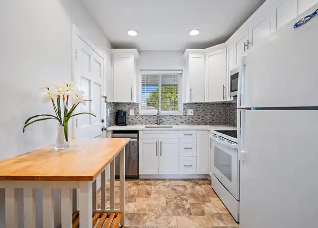 Property at 6 Garden St Unit 205P, Jupiter, FL, 33469, 2 beds, 2 baths, [object Object]
