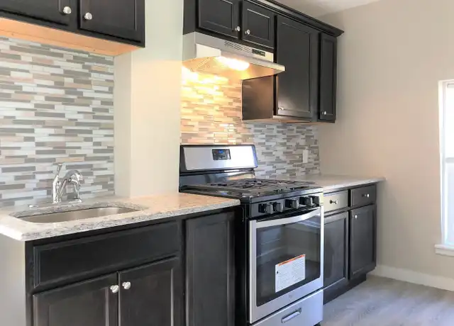 Property at 11 Noble Ave Unit 3rd floor, Westfield, MA, 01085, 3 beds, 1 bath, [object Object]