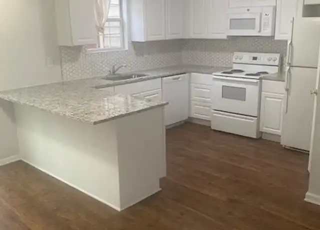 Property at 166 Belmonte Dr SW, Atlanta, GA, 30311, 2 beds, 2.5 baths, [object Object]