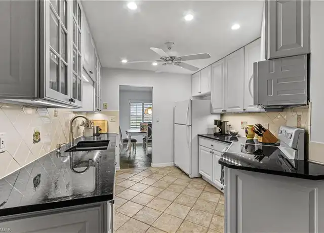 Property at 802 10th Ave S #802, Naples, FL, 34102, 2 beds, 2 baths, [object Object]