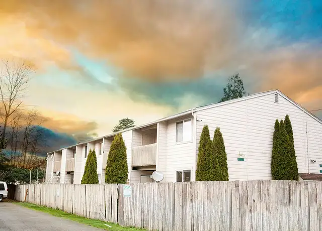 Photo of 2233 Woburn St, Bellingham, WA 98229