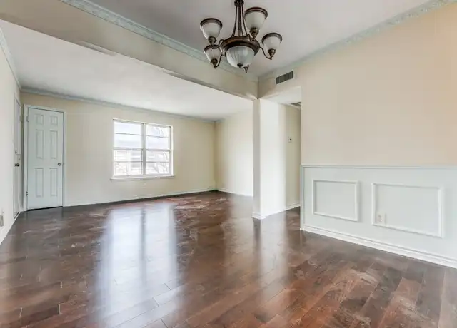 Property at 5833 Sandhurst Ln Unit C, Dallas, TX, 75206, 2 beds, 2 baths, [object Object]