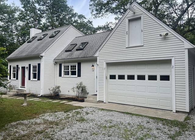 Photo of 22 Warren Ln, Weston, MA 02493