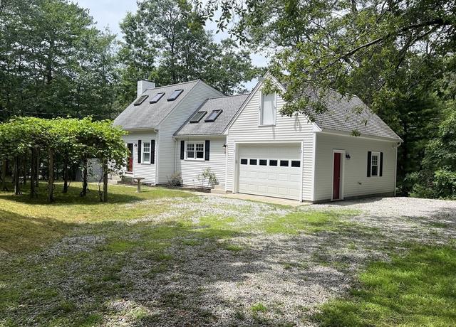 Photo of 22 Warren Ln, Weston, MA 02493