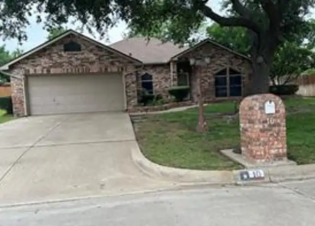 Property at 10 Monterey Dr, Roanoke, TX, 76262, 3 beds, 2 baths, [object Object]