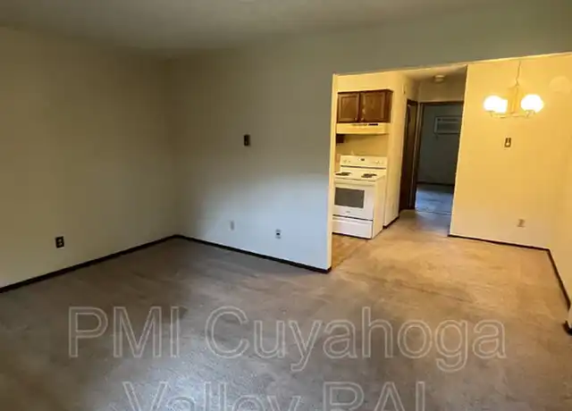 Property at 1757 S Arlington St Unit 2, Akron, OH, 44306, 1 bed, 1 bath, [object Object]