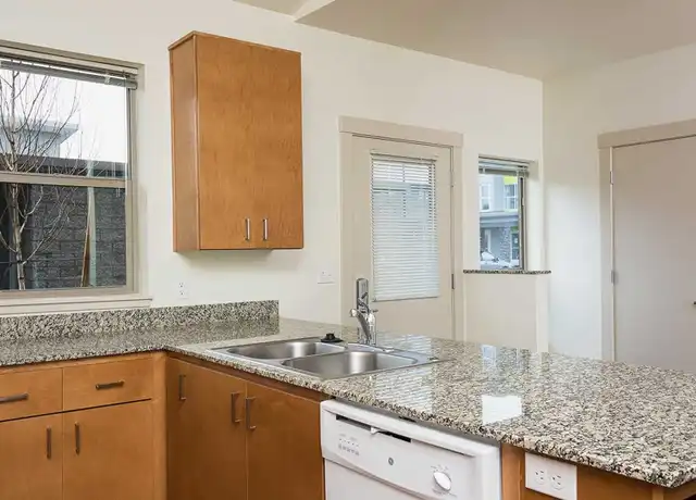 Property at 89325 Old Coburg Rd, Eugene, OR, 97408, 2 beds, 1.5 baths, [object Object]