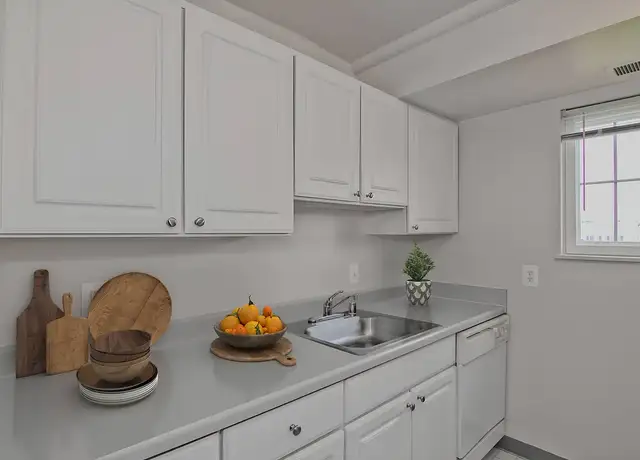 Photo of 1265 Elden St, Herndon, VA 20170