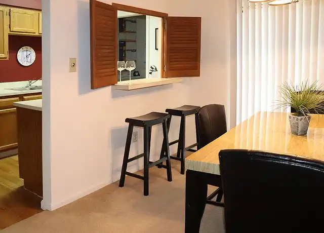 Property at Hamilton Park Apartments - 303 Hamilton Cir, Harrisburg, PA, 17111, 1 bed, 1 bath, [object Object]