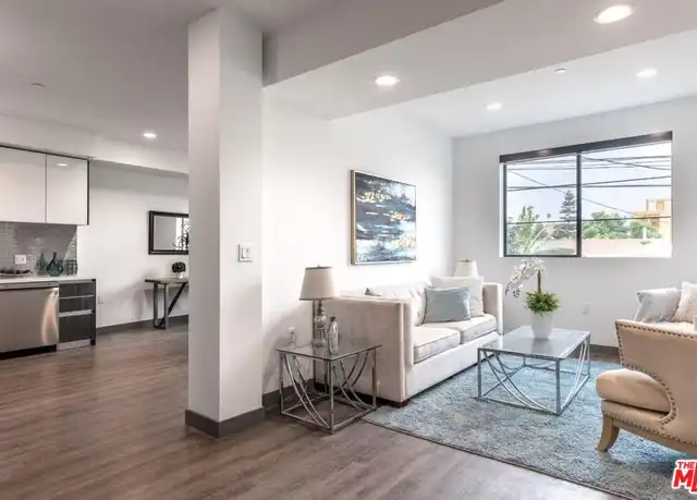 Property at 552 N Hobart Blvd Unit 208, Los Angeles, CA, 90004, 1 bed, 1 bath, [object Object]