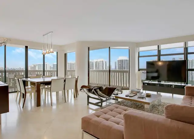 Property at 1000 W Island Blvd #2409, Aventura, FL, 33160, 3 beds, 2.5 baths, [object Object]
