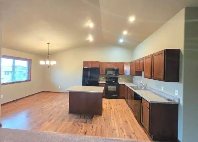 Property at 3208 E 3rd St Unit 3208, Sioux Falls, SD, 57103, 3 beds, 2 baths, [object Object]