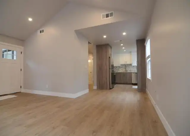 Property at 1109 Pine St Unit B, Menlo Park, CA, 94025, 2 beds, 1 bath, [object Object]