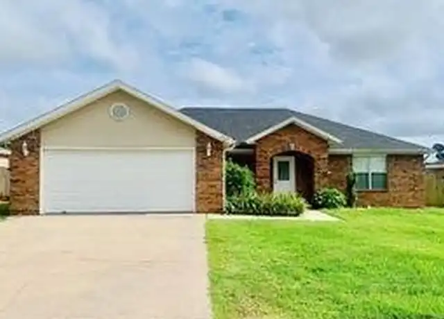 Property at 2309 SW 15th St, Bentonville, AR, 72713, 3 beds, 2 baths, [object Object]