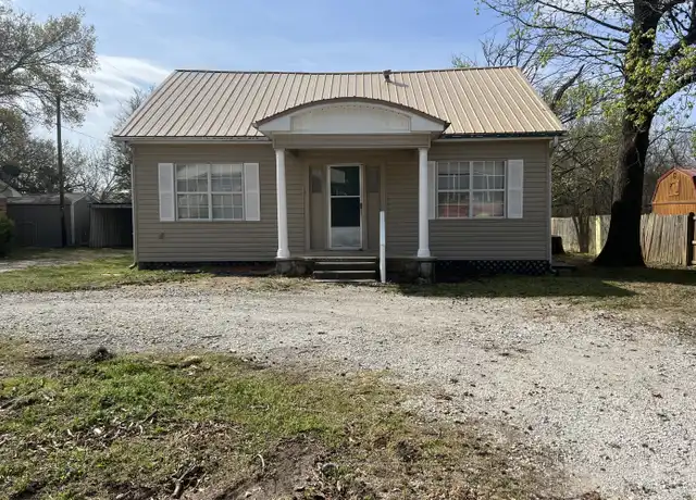 Property at 801 E 22nd St, Ada, OK, 74820, 3 beds, 1 bath, [object Object]