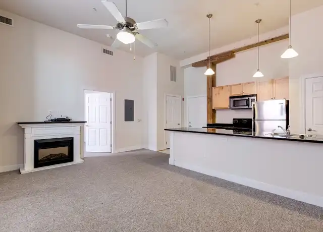 Property at 1321 E Main St Unit 204, Richmond, VA, 23219, 1 bed, 1 bath, [object Object]